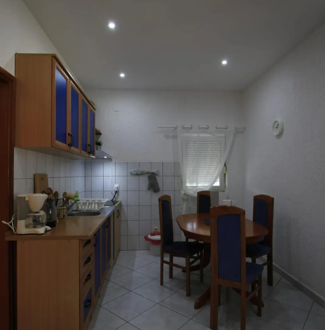 Apartment Easy Summer *** Vir Croatia